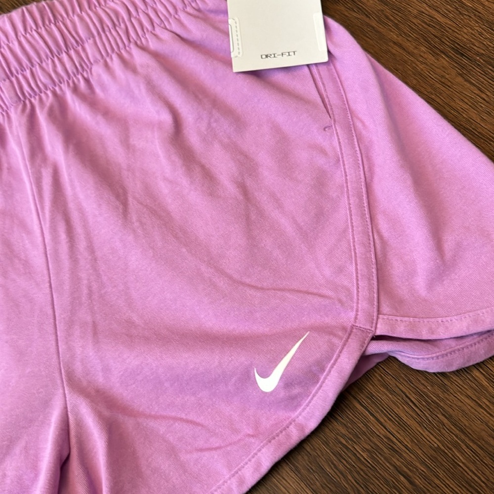 Girls Nike shorts - Picture 2 of 7